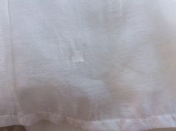 连衣裙破洞怎样绣补才好看？